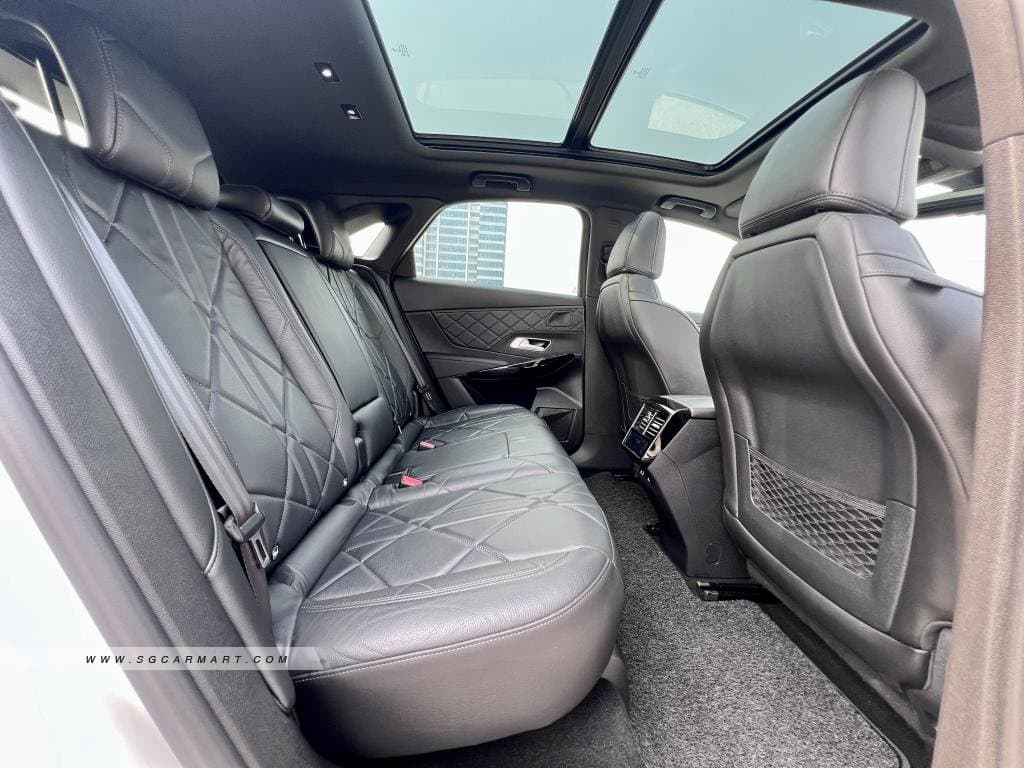 DS 7 Crossback 1.6A Grand Chic 180PS Sunroof photo 9