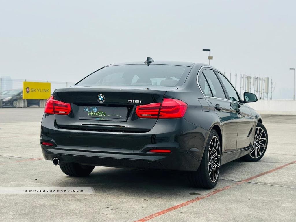 BMW 3 Series 318i photo 4