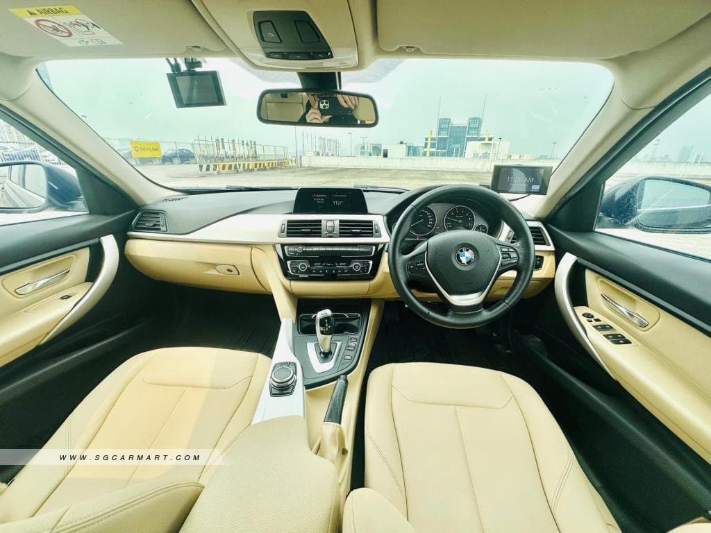 BMW 3 Series 318i photo 6