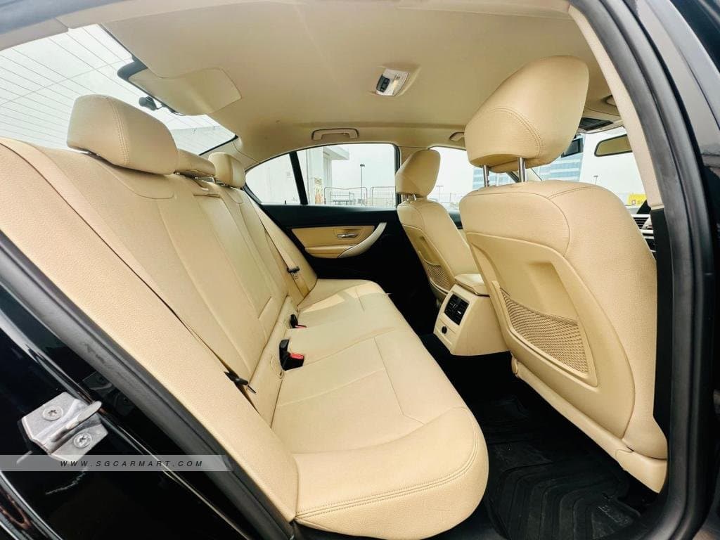 BMW 3 Series 318i photo 9